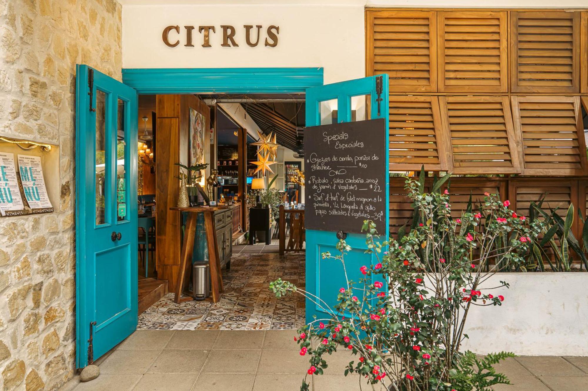 Boutique Hotel Y Spa Tangara Azul Ojochal Eksteriør bilde